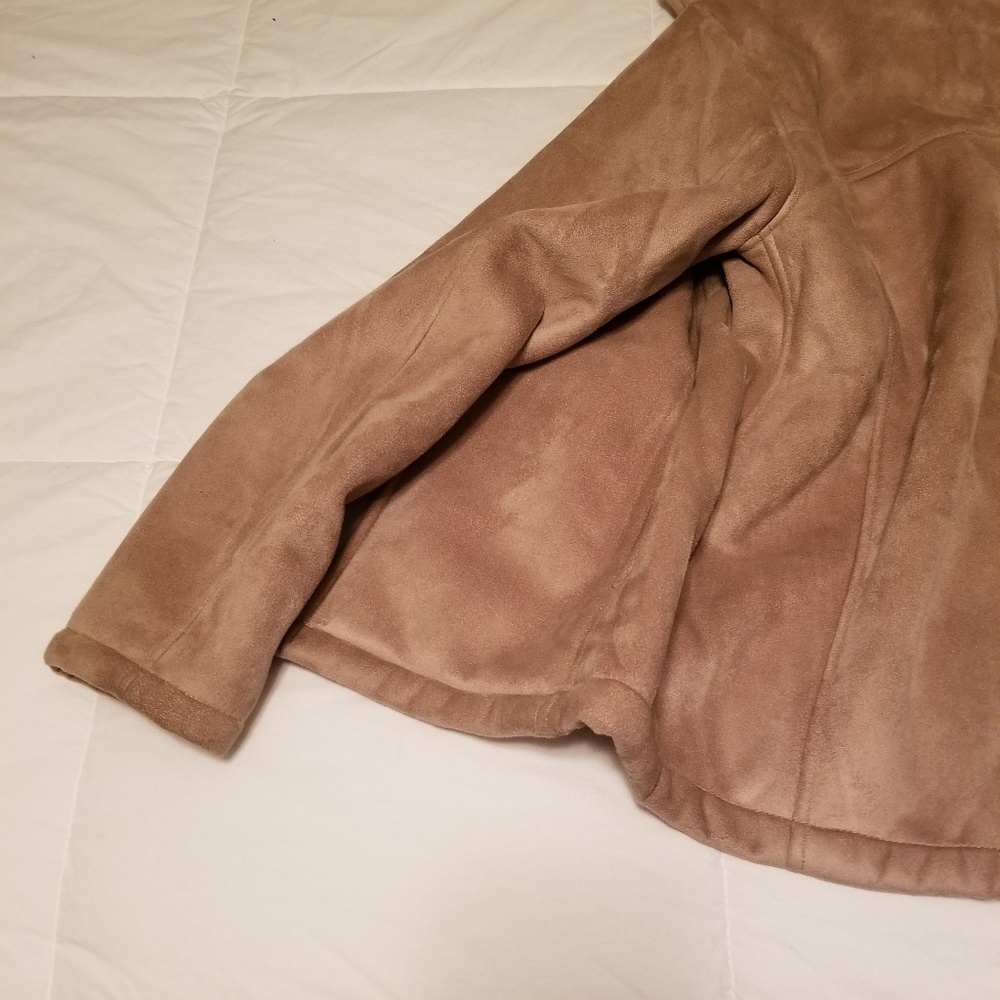 Coat - Picture 5 of 8